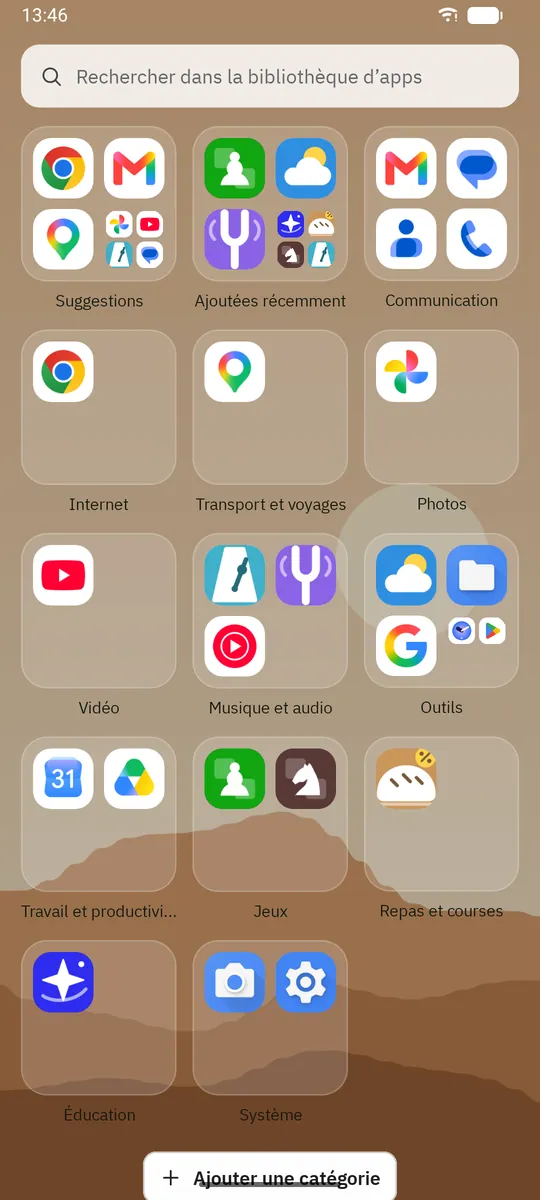 Capture d'écran de Dockela Launcher : espace de travail avec un contenu d'exemple